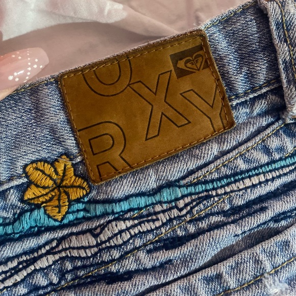 Y2K Roxy mini skirt - Picture 3 of 4